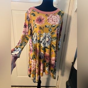 Ladies Tunic Size Large